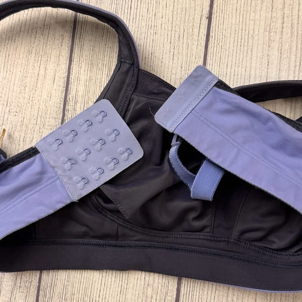 Lululemon Ta Ta Tamer ii Blue C Cup Blue Bra Size 32C Activewear Workout